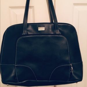 Black Case Logic purse / pink liner